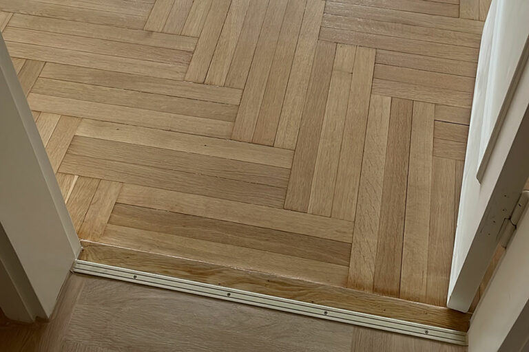 Parkett Reinigung und Pflege
